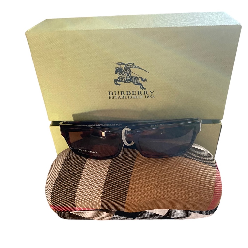 NWT BURBERRY Tortoiseshell Sunglasses